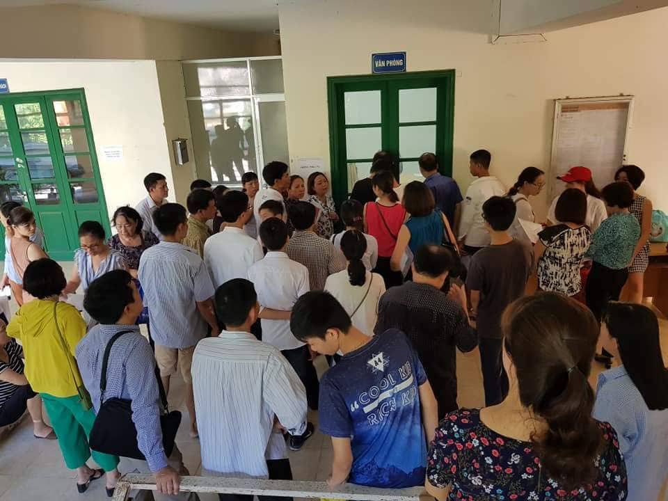 phu huynh tuoi nhu hoa vi con trung tuyen lop 10 phut 89