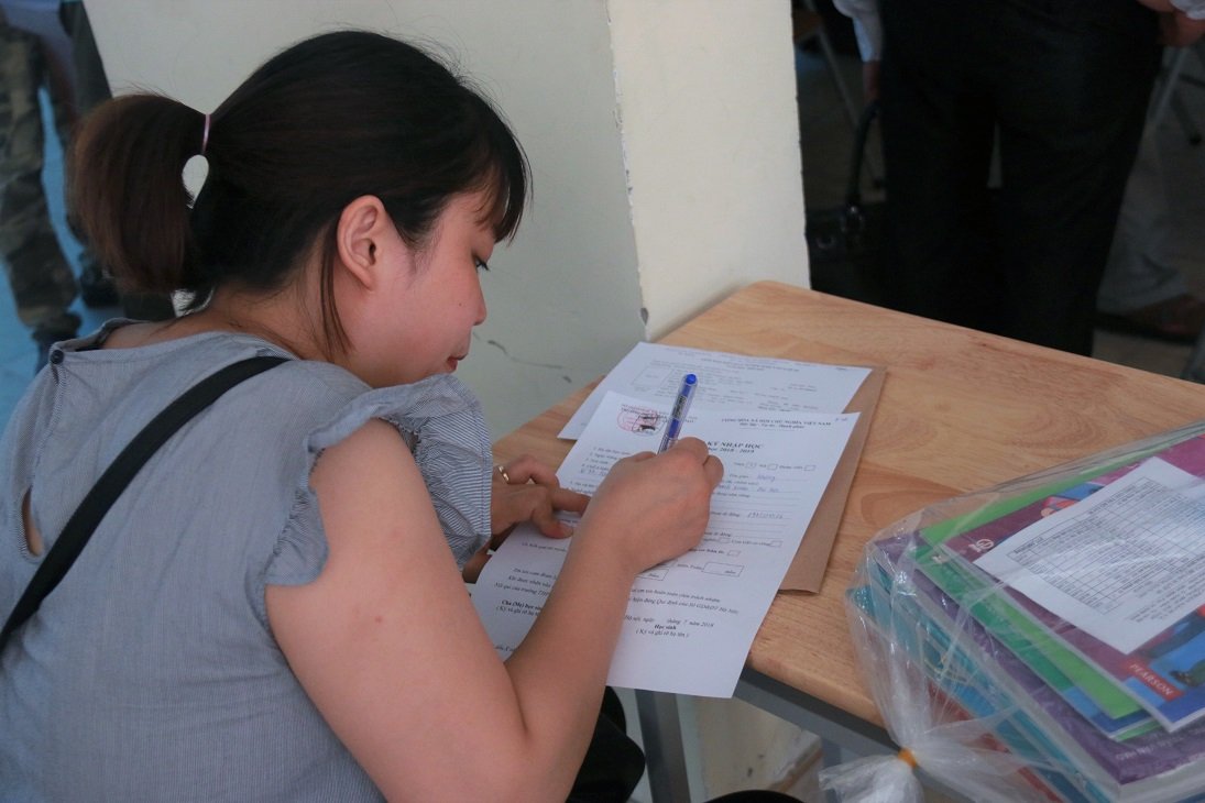 phu huynh tuoi nhu hoa vi con trung tuyen lop 10 phut 89