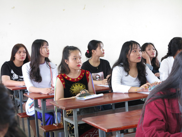 thi sinh xung xinh tranh tai mua hat xuong am de vao dai hoc