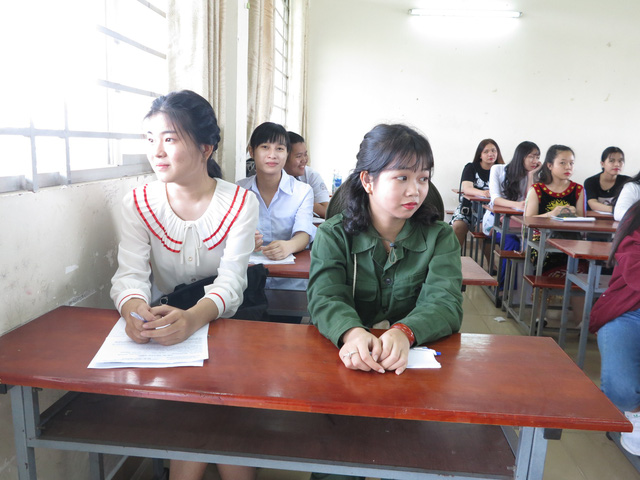 thi sinh xung xinh tranh tai mua hat xuong am de vao dai hoc