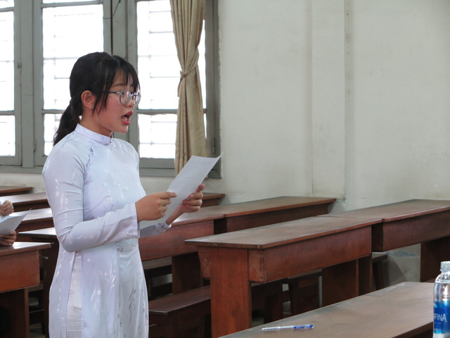 thi sinh xung xinh tranh tai mua hat xuong am de vao dai hoc