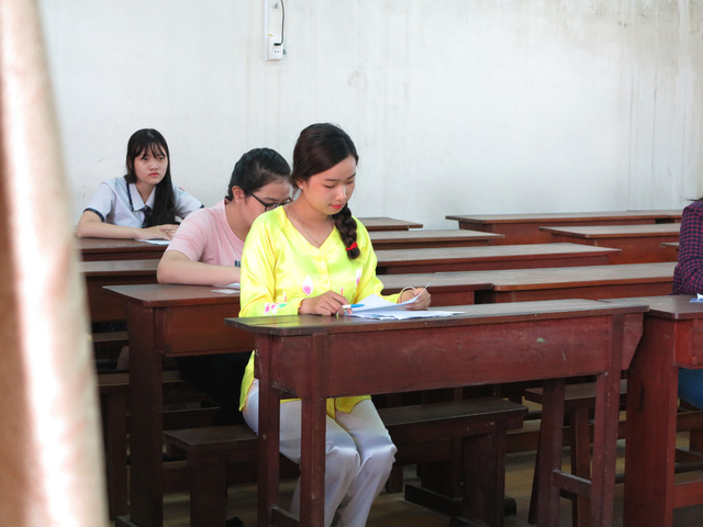 thi sinh xung xinh tranh tai mua hat xuong am de vao dai hoc