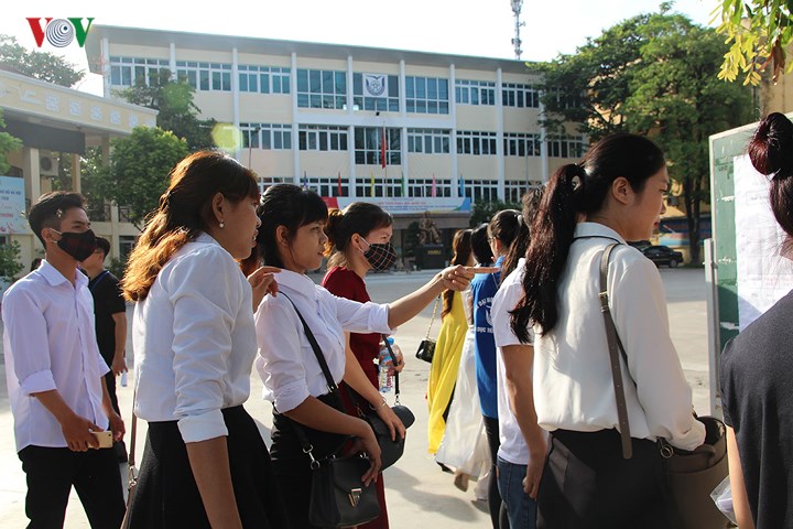 xem thi sinh su pham ha noi thi nang khieu duoi nang nong 40 do c