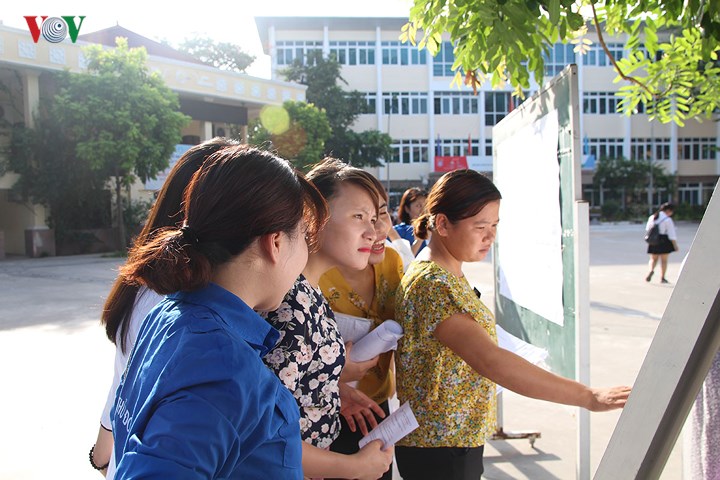 xem thi sinh su pham ha noi thi nang khieu duoi nang nong 40 do c