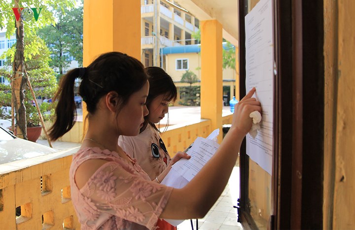 xem thi sinh su pham ha noi thi nang khieu duoi nang nong 40 do c