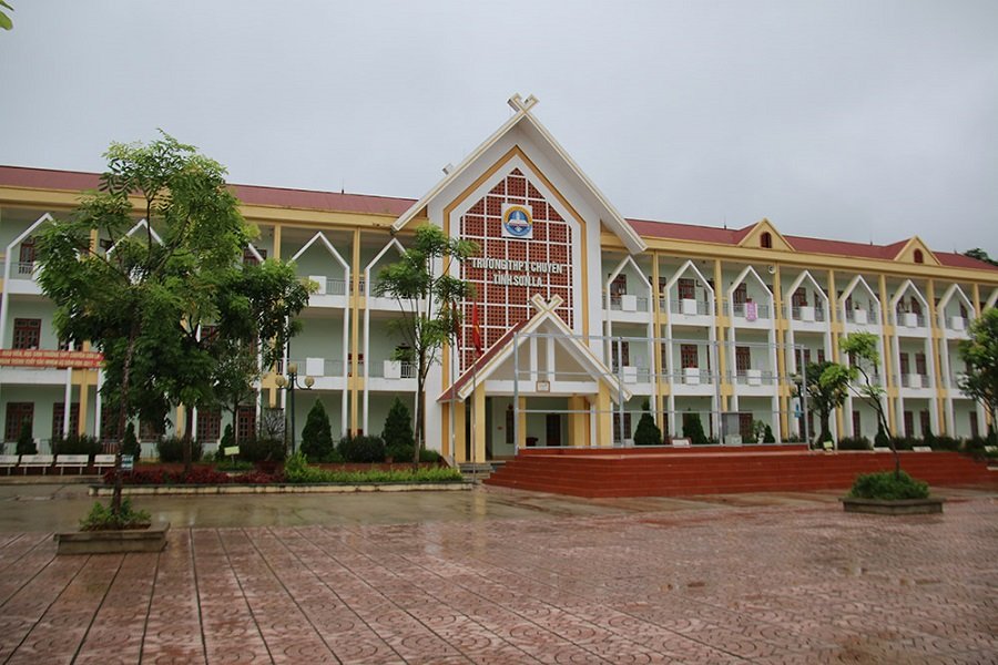 son la hoc sinh chuyen van su dat diem cao vot mon tu nhien nha truong noi gi