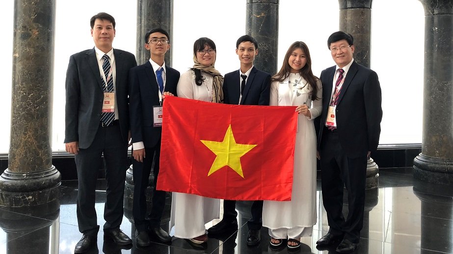 nu sinh dat diem thi olympic cao nhat the gioi thien nhien vo cung thu vi