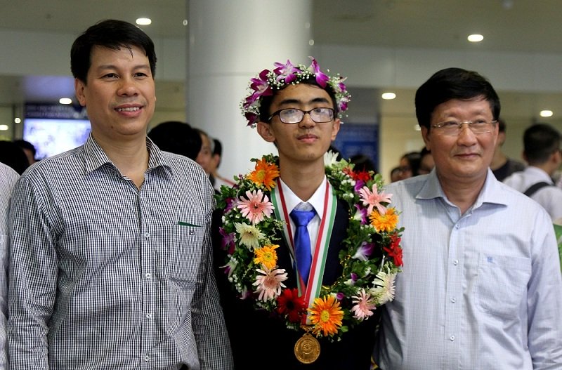 nam sinh gianh hc vang olympic sinh hoc bat ngo khi de yeu cau mo con dia