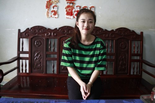 nu sinh bi cua chan dau dh luat tphcm cha van dong hanh cung con den truong
