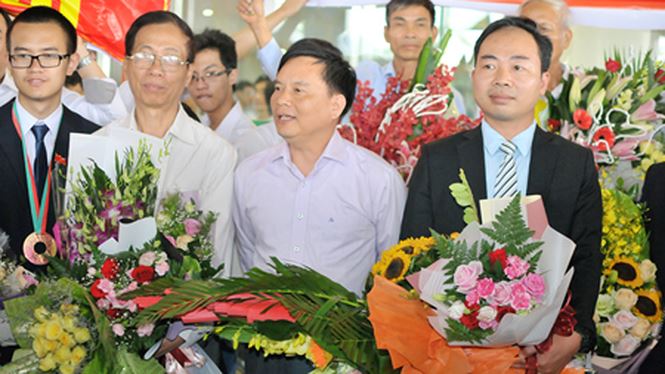 rop co hoa chao don cac cau be vang olympic vat ly hoa hoc 2018