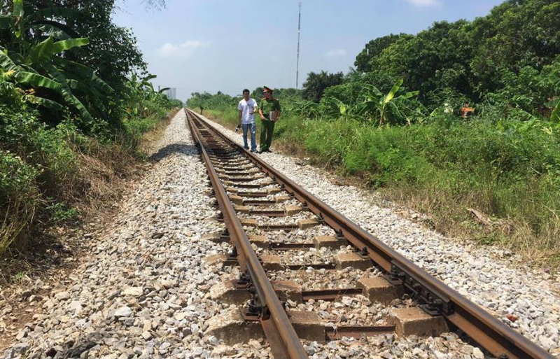 tu chat chan tay de huong tien bao hiem khong khoi to hinh su