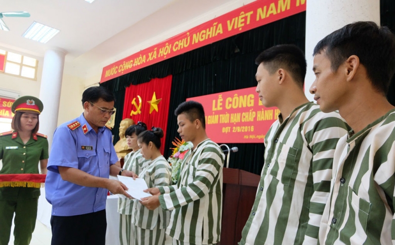ngay ve xuc dong cua nhung pham nhan duoc giam an
