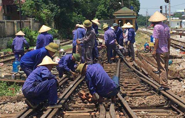 tau lao cai ha noi trat banh 2 lan lien tiep la su co chua tung co