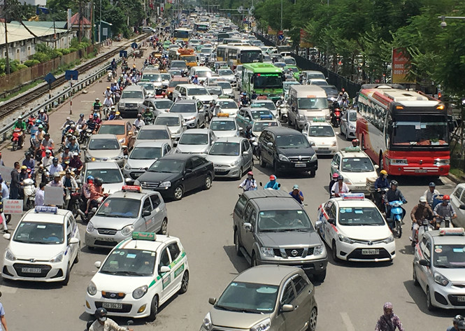 taxi quay cong benh vien dan hang bit duong xe cap cuu 45071