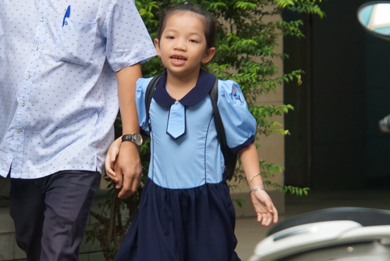 Hồi hộp đưa con đi tựu trường hoi hop dua con di tuu truong