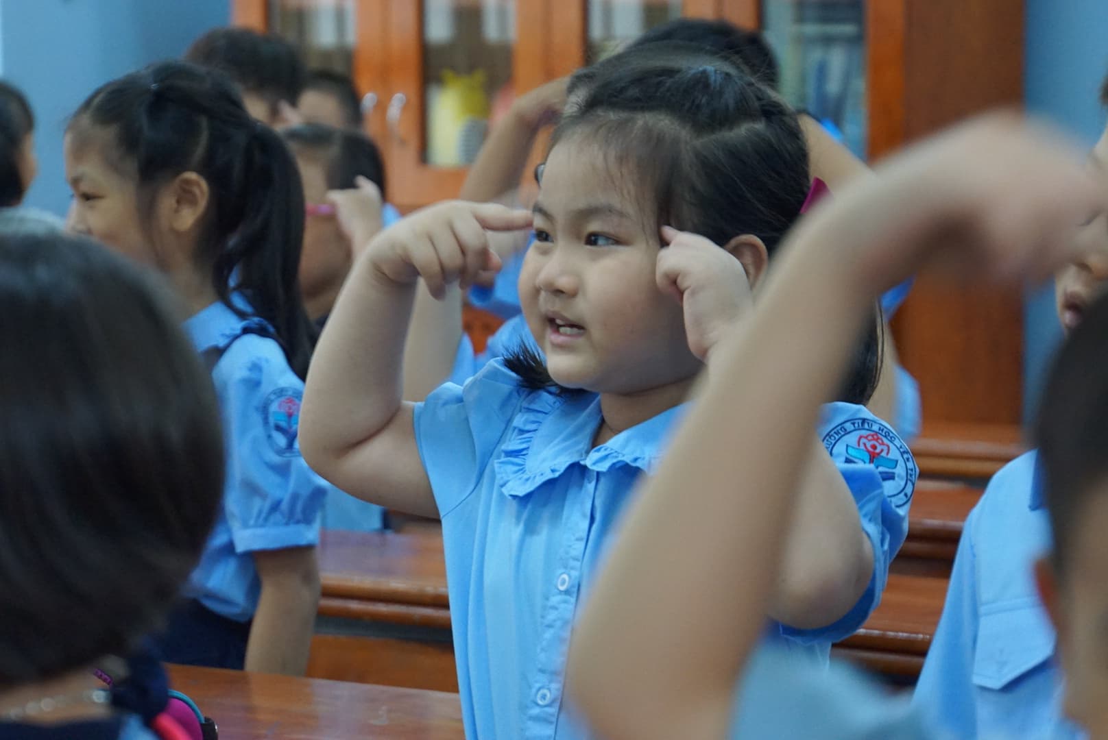 Hồi hộp đưa con đi tựu trường hoi hop dua con di tuu truong