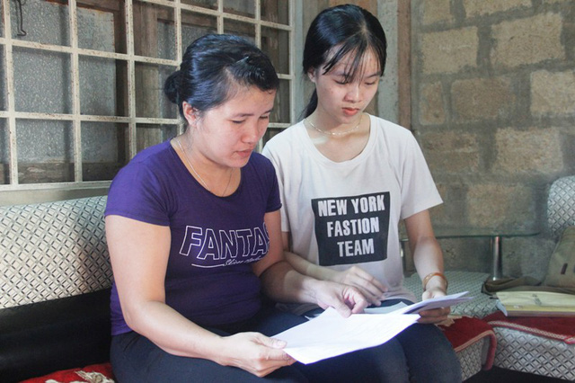 dau nganh bao chi nu sinh nha ngheo bon be noi lo