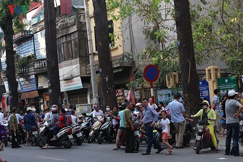 hoc sinh pho thong hoc hay nghi cuoi tuan phu huynh cung dang roi boi 141114
