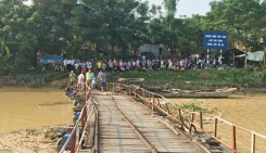 Va chạm xe máy trên cầu, cụ ông và thanh niên chết thảm