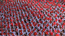 Dân tộc ta đi không gì cản nổi!