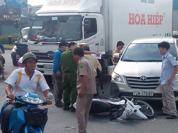 bo va cham giao thong con goi nguoi toi danh