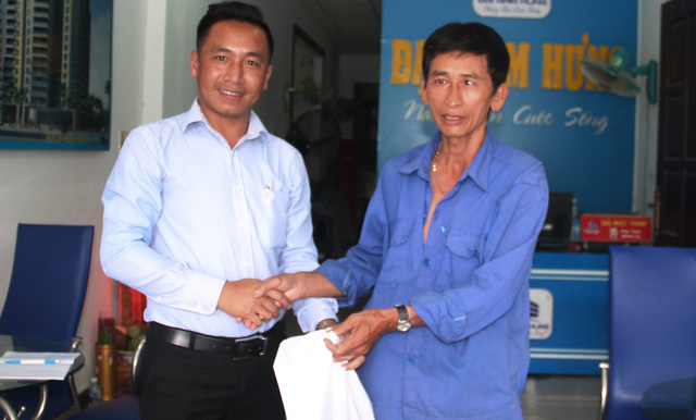 nhat duoc 200 trieu nguoi chay xe om tra lai nguoi mat