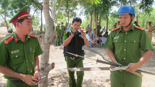 vu no sung chan tranh chap dat que em toan dung ma tau dao phay lam ray