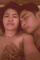 my nam nhat ban lo anh nhay cam voi nu tiep vien quan bar