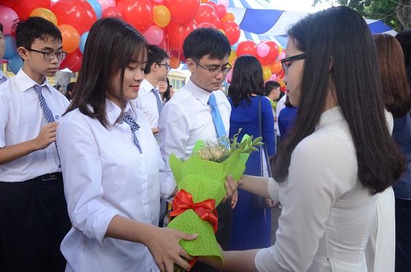 chu tich nuoc tran dai quang danh trong khai giang tai truong thpt chu van an