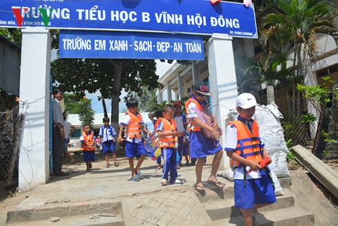 muon canh hoc sinh den truong khai giang nam hoc moi tren ca nuoc