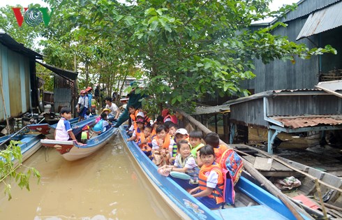 muon canh hoc sinh den truong khai giang nam hoc moi tren ca nuoc