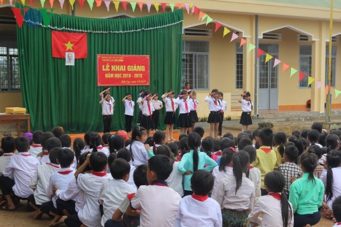 muon canh hoc sinh den truong khai giang nam hoc moi tren ca nuoc