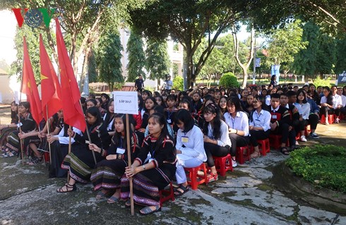 muon canh hoc sinh den truong khai giang nam hoc moi tren ca nuoc