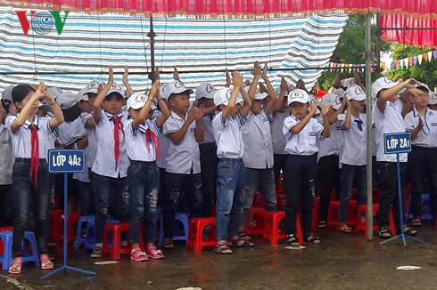 muon canh hoc sinh den truong khai giang nam hoc moi tren ca nuoc