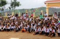 ky tuc xa bang container cua hoc sinh mien nui quang ngai