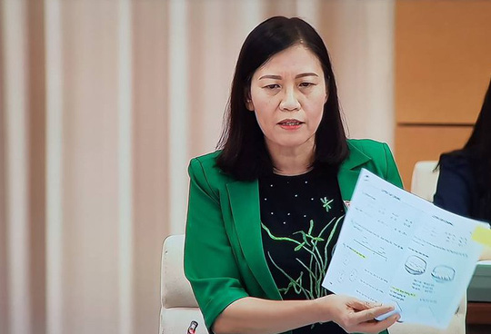 Cầm SGK lớp 1 ra Ủy ban Thường vụ QH, đề nghị Bộ GD-ĐT làm rõ có độc quyền hay không? cam sgk lop 1 ra uy ban thuong vu qh de nghi bo gd dt lam ro co doc quyen hay khong