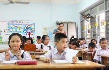 Giãn các khoản thu, không thu gộp nhiều khoản đầu năm học