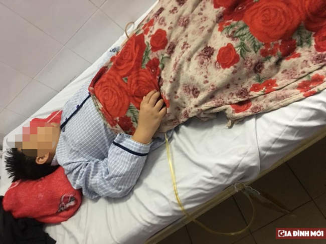 be trai 10 tuoi buoc phai cat ruot vi bi ban hoc ep nuot 9 vien bi nam cham