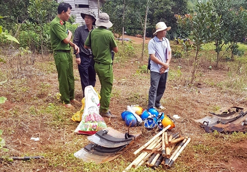 lanh dao dak nong cong ty long son tu y giai toa dat dan den no sung