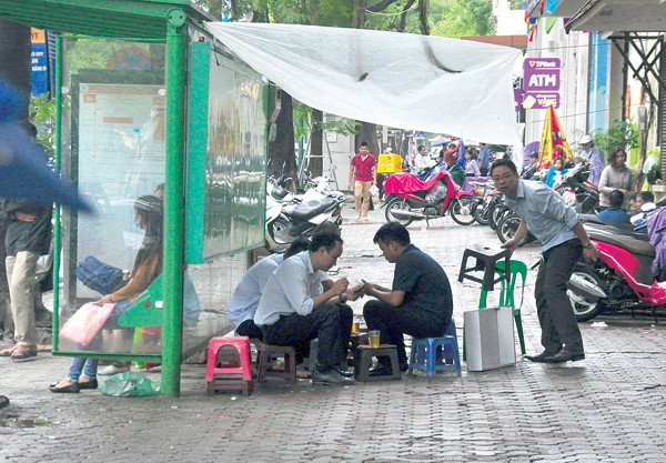 se lap camera phat nguoi lan chiem via he