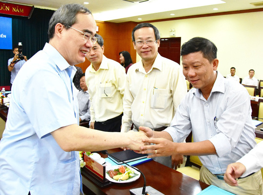 tp hcm dat hang cac quan huyen xu ly van de bao chi neu