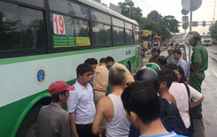 Xe buýt Sài Gòn cán chết nữ sinh viên
