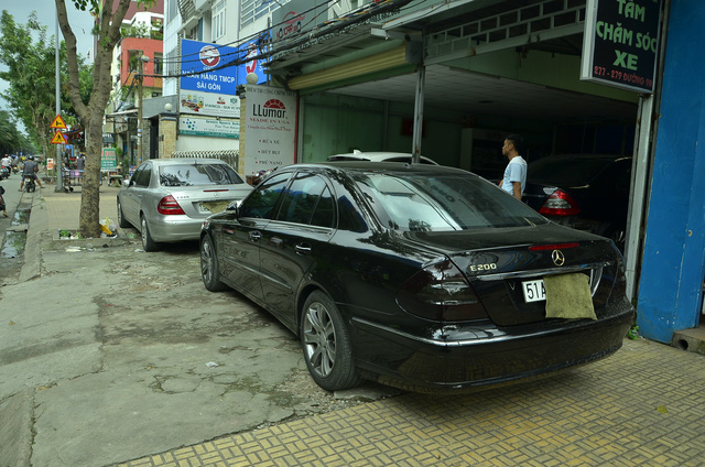 tai xe o sai gon tung chieu doi pho voi phat nguoi