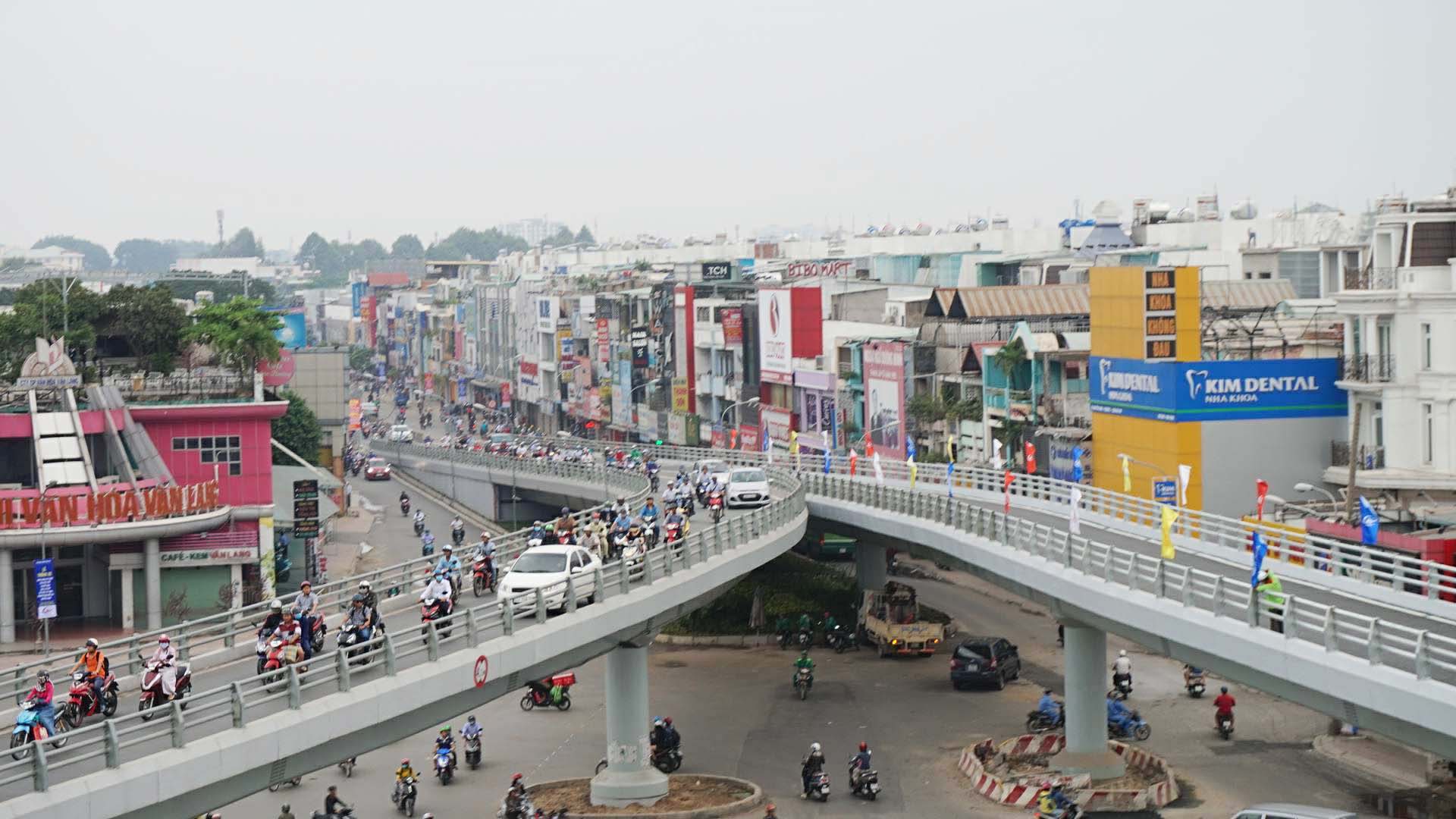 khanh thanh cau vuot 400 ty xoa diem den un tac o sai gon