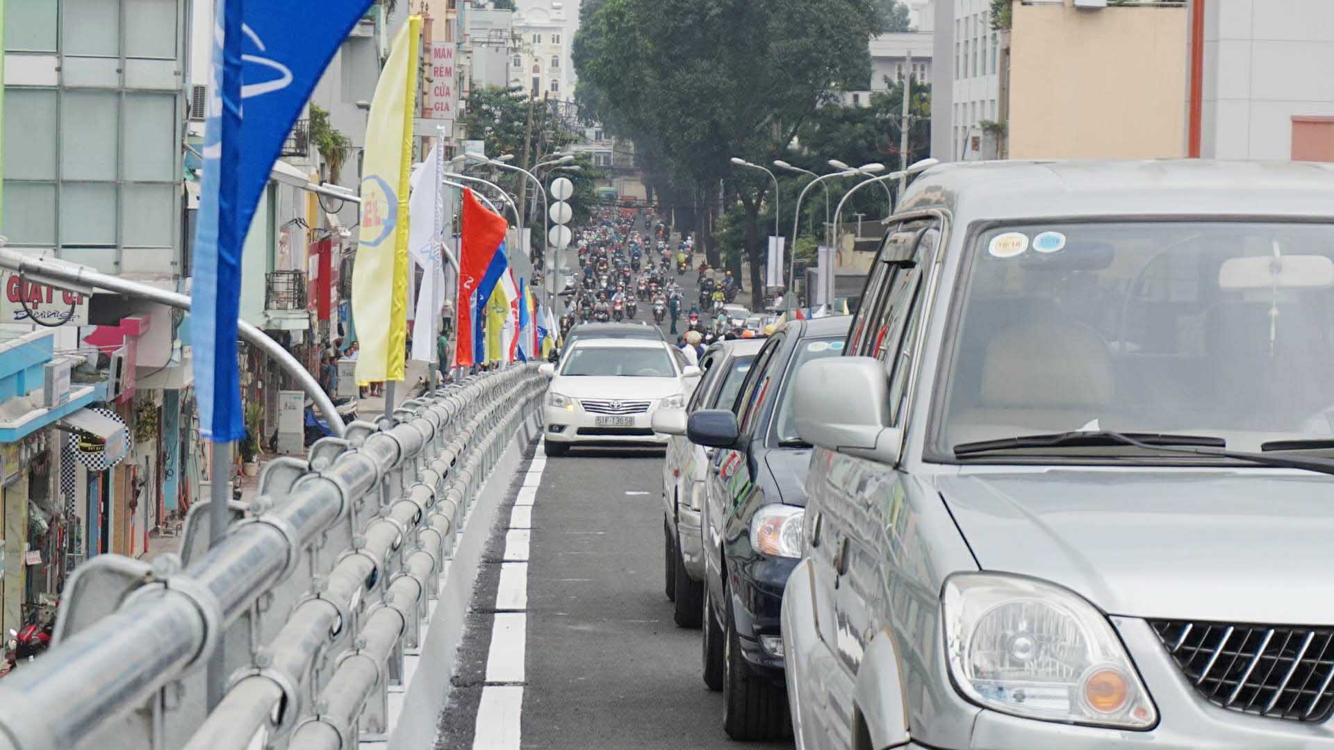khanh thanh cau vuot 400 ty xoa diem den un tac o sai gon