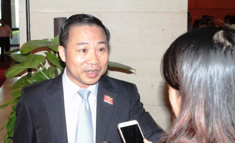 dbqh len tieng vu chan xe cuoi doi tien nong thon moi