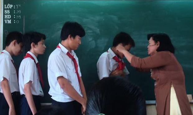khong phai cu giao vien danh vao tay hoc sinh la phat 30 trieu dong