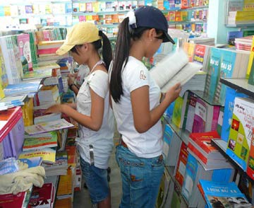 mot chuong trinh nhieu bo sgk phai co mot bo sach chinh thong de dinh huong