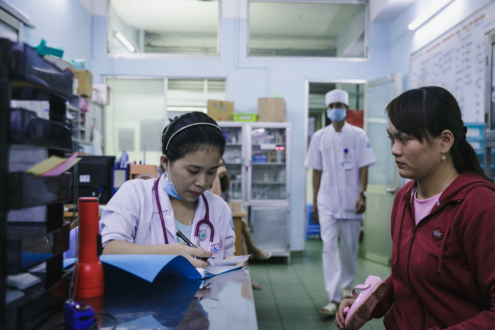 benh vien nhi o sai gon vo tran vi dich chong dich