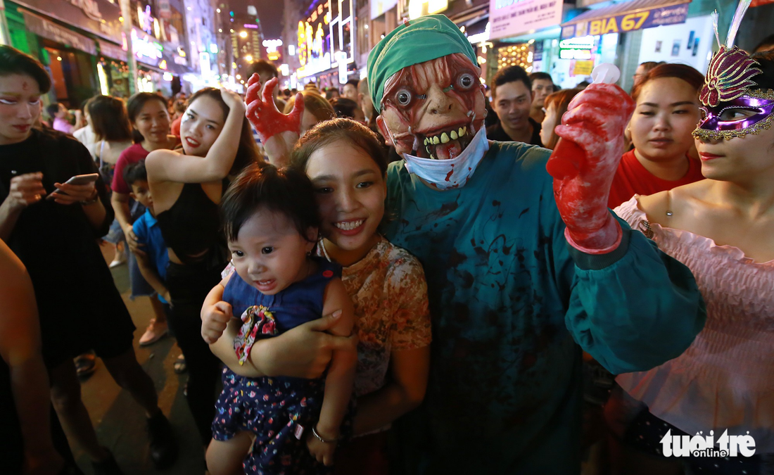 pho tay bui vien thanh bien nguoi dem halloween